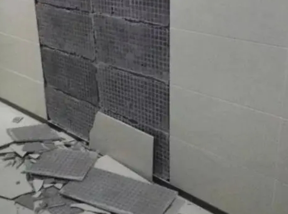 松潘瓷砖空鼓维修公司分享下松潘墙砖松动维修的知识